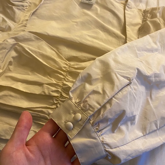 Aritzia blouse - Picture 6 of 9